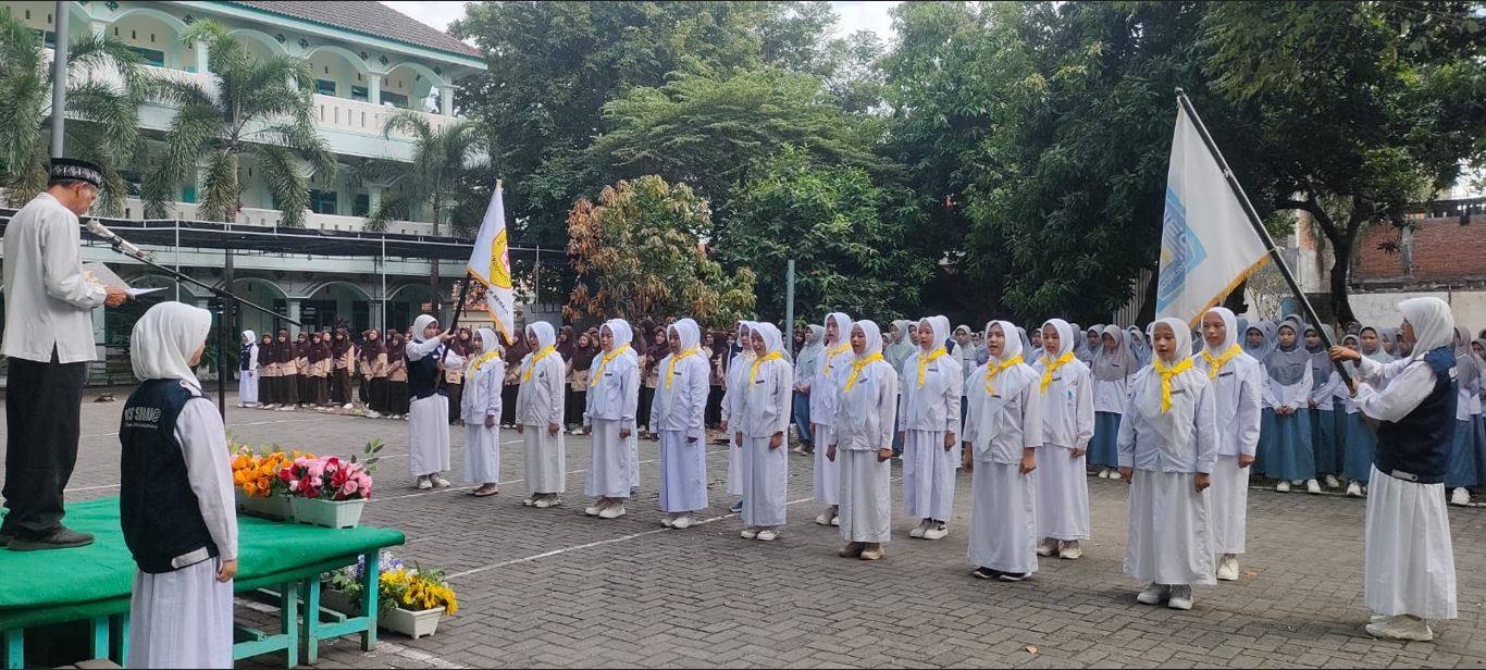 Generasi Baru PMR Wira SMA Nurul Jadid Resmi Dilantik, Siap Mengabdi!